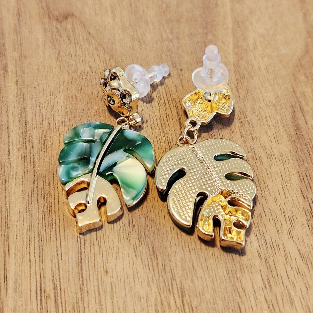 Gold Green Monstera Leaf Drop Earrings Tropical‎ Botanical Resin Marbled Dangle